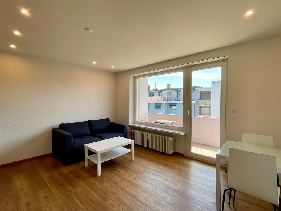 Möblierte 2.5-Zimmerwohnung im 5.OG mit Balkon im beliebten "Gundeli"