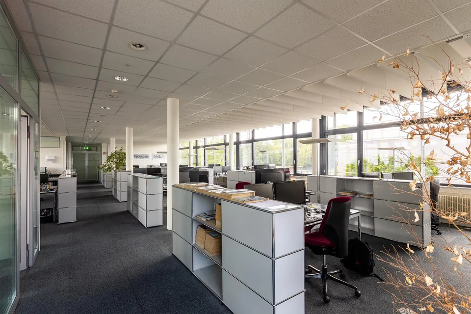 Helle Arbeitsumgebung im Businesspark Bern