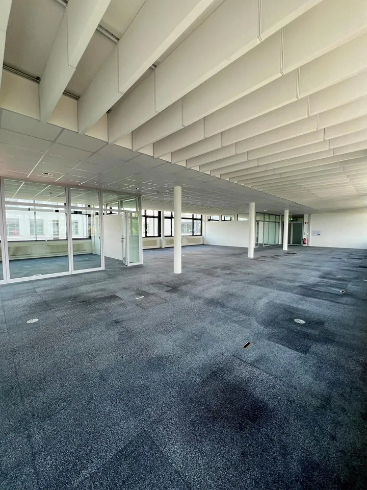 Helle Arbeitsumgebung im Businesspark Bern