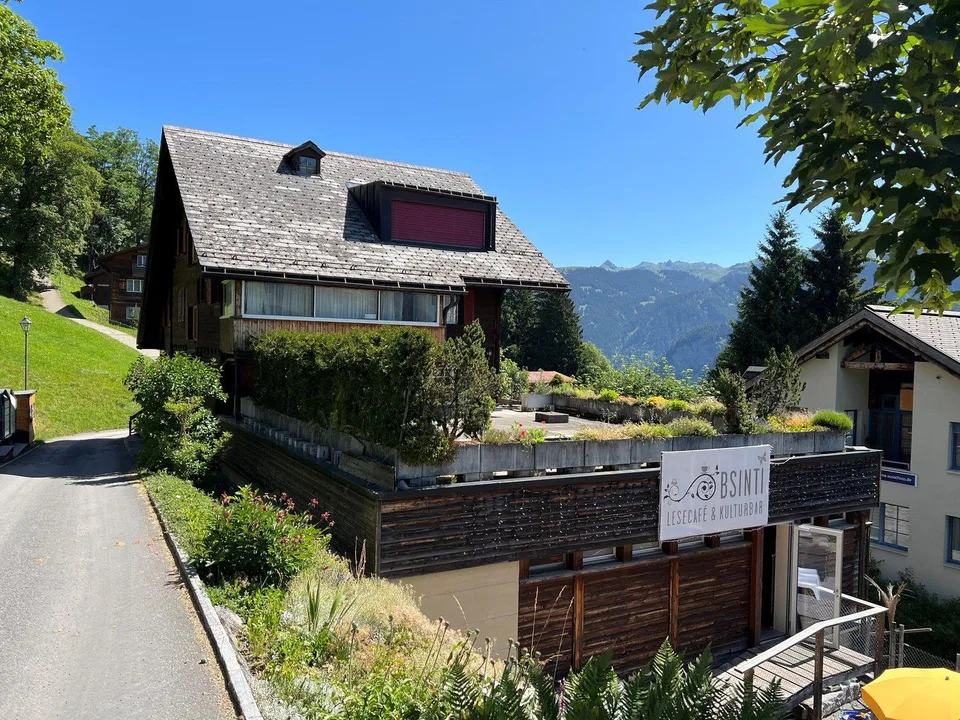 Wohnung mit grosser Terrasse und herrlicher Bergsicht in Braunwald