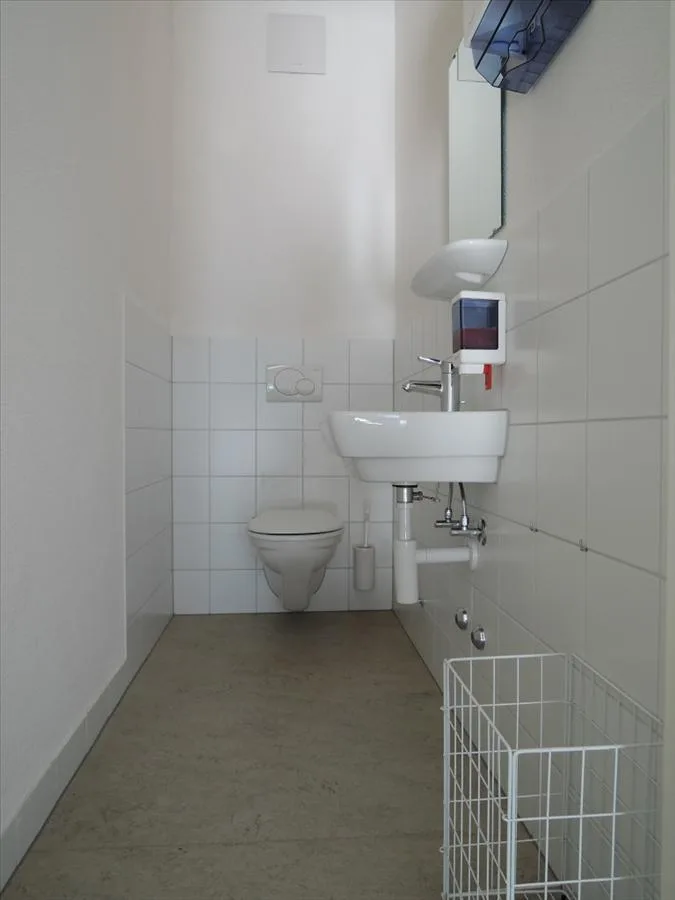 160m2 Büro- und Gewerberäumlichkeiten zu vermieten – foto 7 di 9