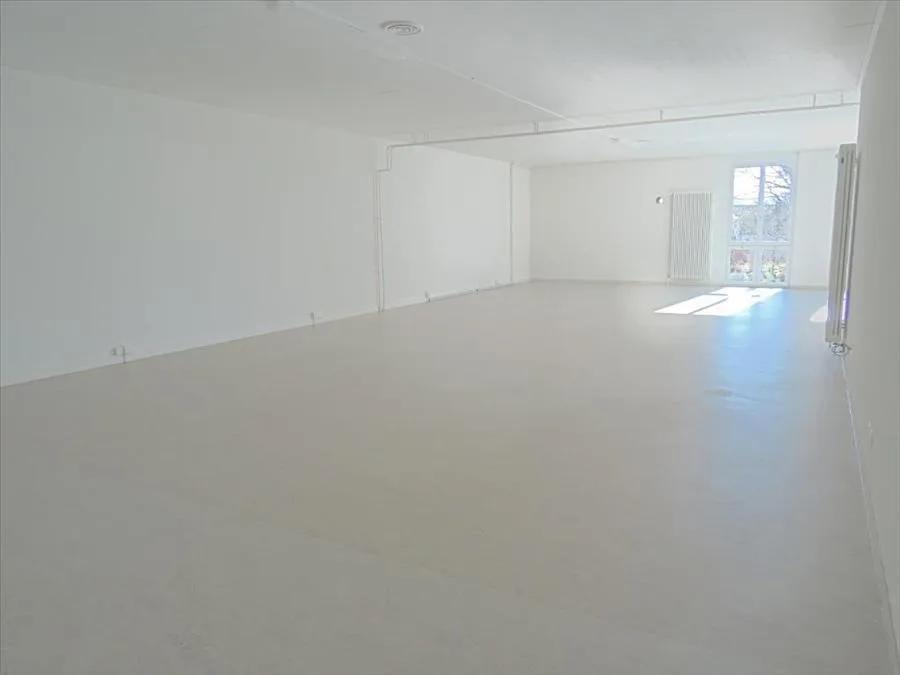 160m2 Büro- und Gewerberäumlichkeiten zu vermieten – foto 6 di 9