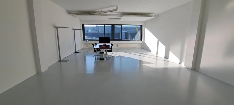 Kleinbüro in attraktiver Gewerbeliegenschaft!
