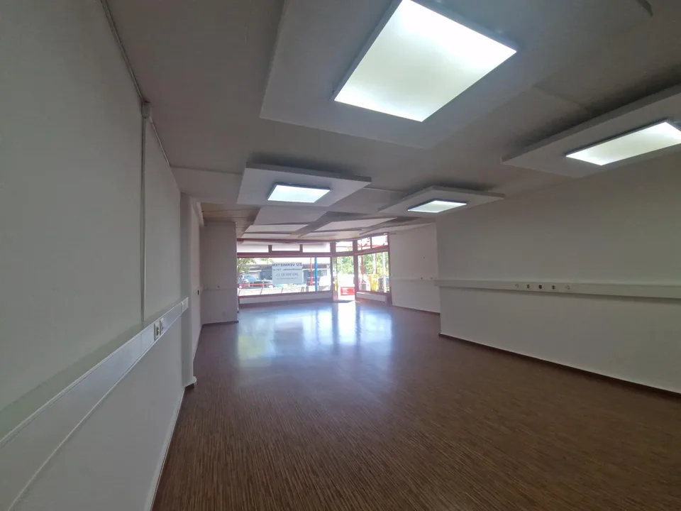 Gewerbe/Ladenfläche mit Schaufenster an bester Lage in Bremgarten