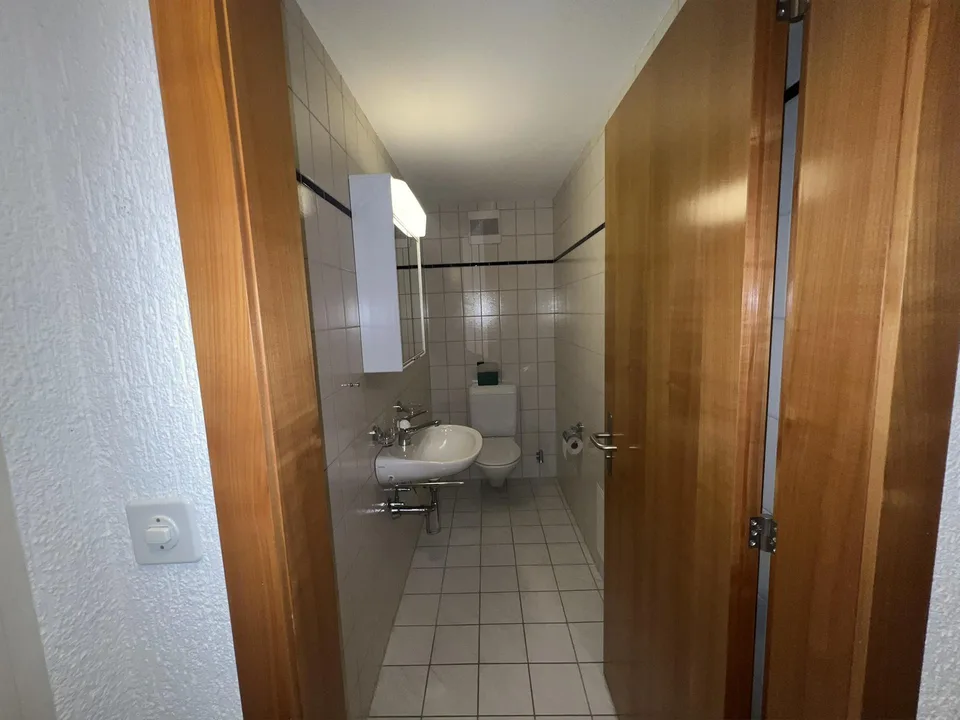 Vielseitig nutzbare Dienstleistungs-/ Gewerbefläche – Foto 6 von 8