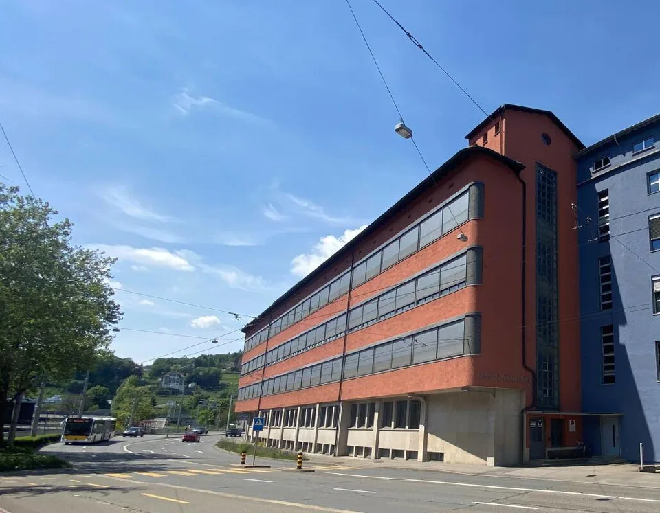 Flexible Büro- und Atelierflächen direkt am Rhein – photo 7 sur 10