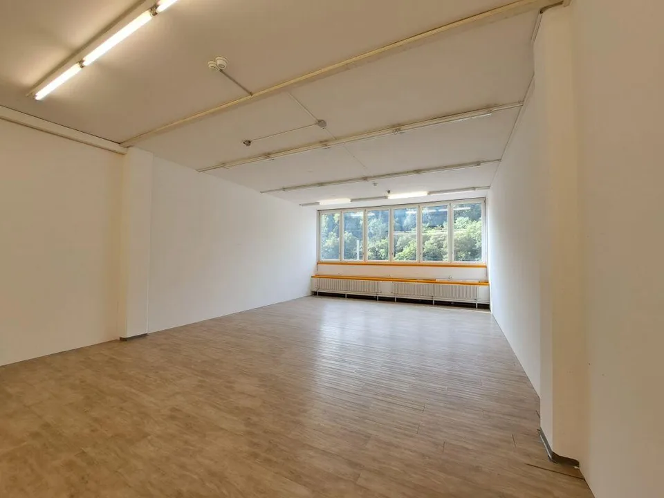 Flexible Büro- und Atelierflächen direkt am Rhein
