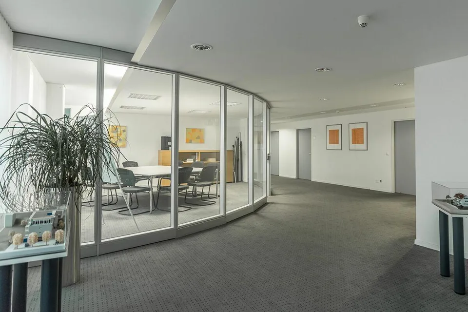 Helles Einzelbüro in Staad