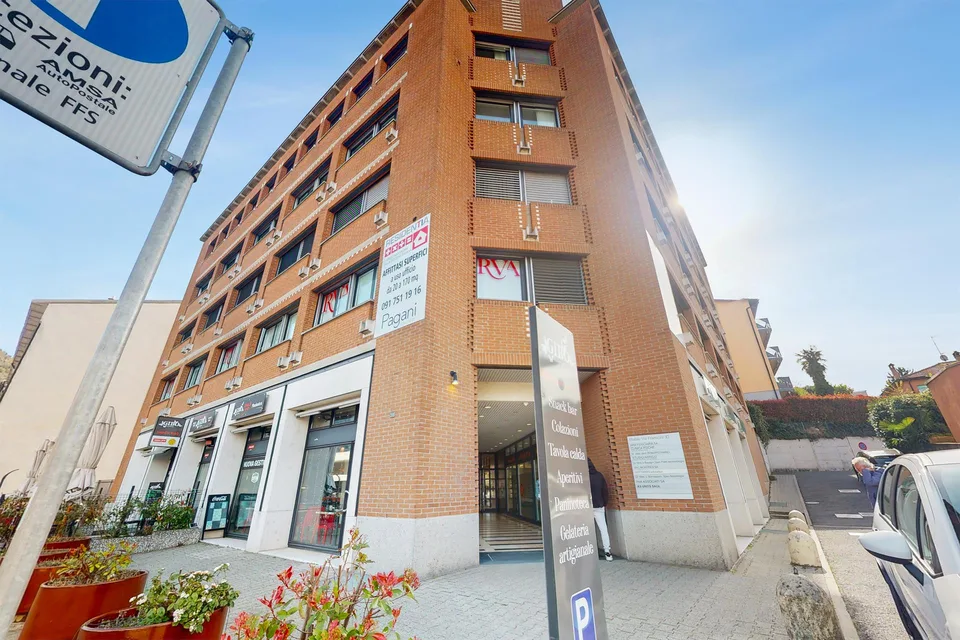 Spazio ufficio di prestigio a Mendrisio – 170 m² funzionali e luminosi