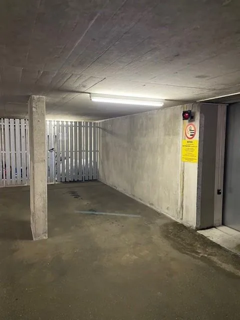 Einstellhallenplatz für Motorräder