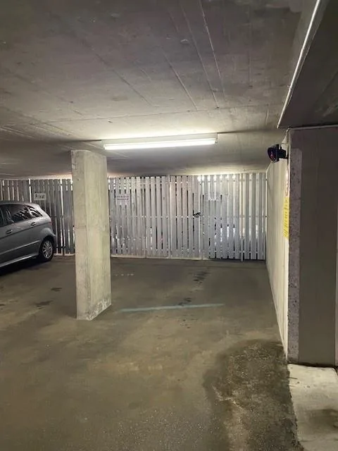 Einstellhallenplatz für Motorräder