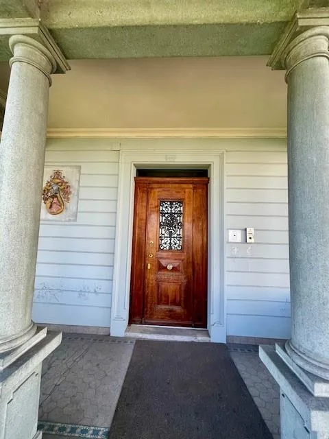 Repräsentative, historische Villa mit vollausgebauten Büroflächen