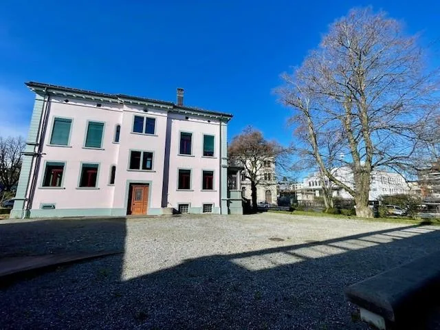 Repräsentative, historische Villa mit vollausgebauten Büroflächen