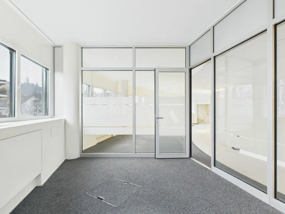 Business Tower / TOP-Ausgebaute Gewerbe-/Büroflächen – photo 8 sur 12