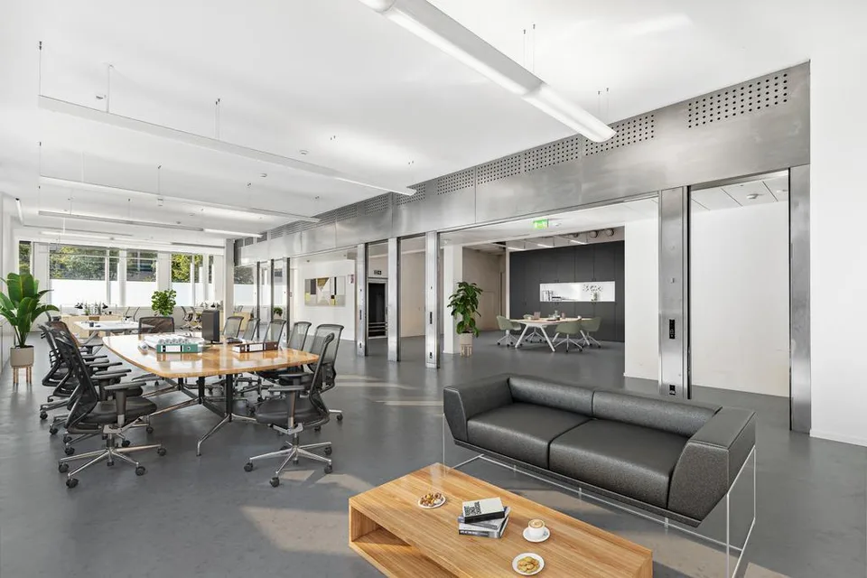 Moderne 300 m2 Büro/Gewerbefläche an bester Lage in Adliswil – foto 7 di 12