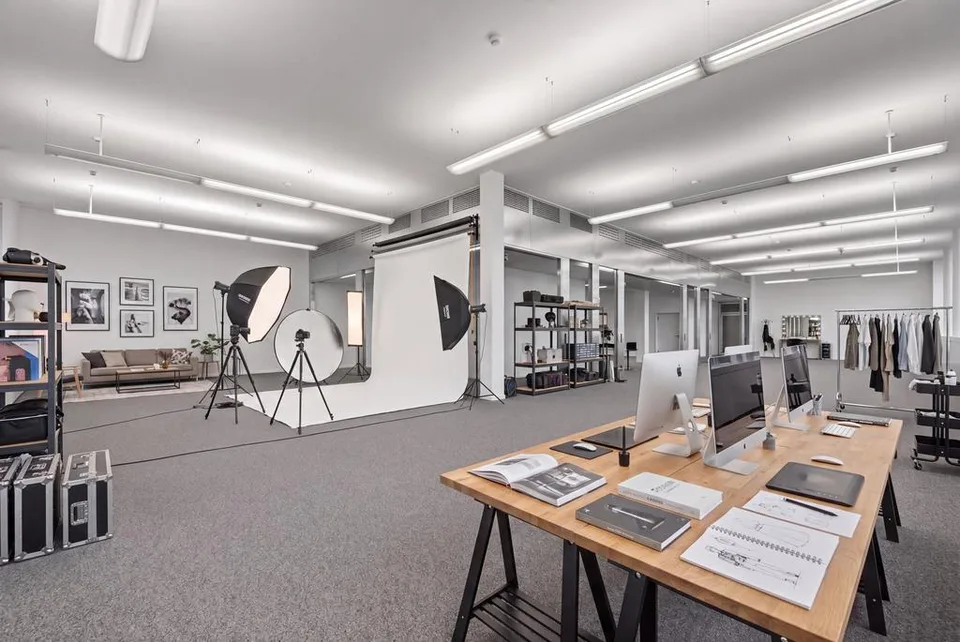 Moderne 300 m2 Büro/Gewerbefläche an bester Lage in Adliswil – foto 11 di 12