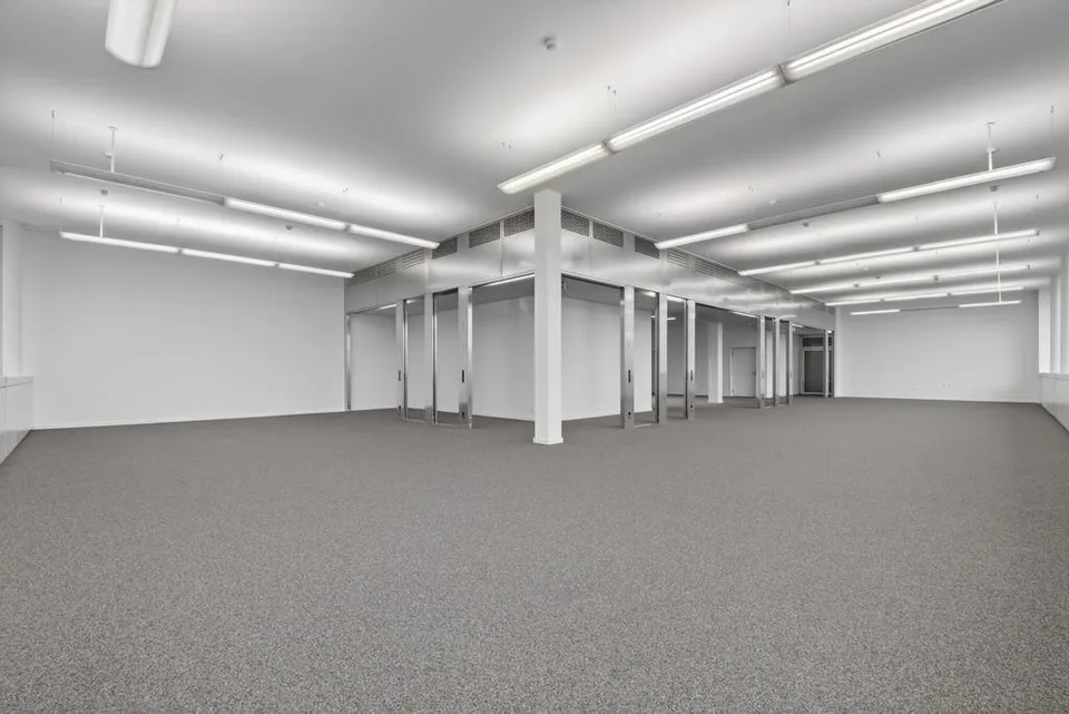 Moderne 300 m2 Büro/Gewerbefläche an bester Lage in Adliswil – foto 10 di 12