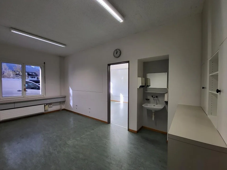 Grosszügige Büroräume direkt am Perron Gleis 1 – foto 9 di 12