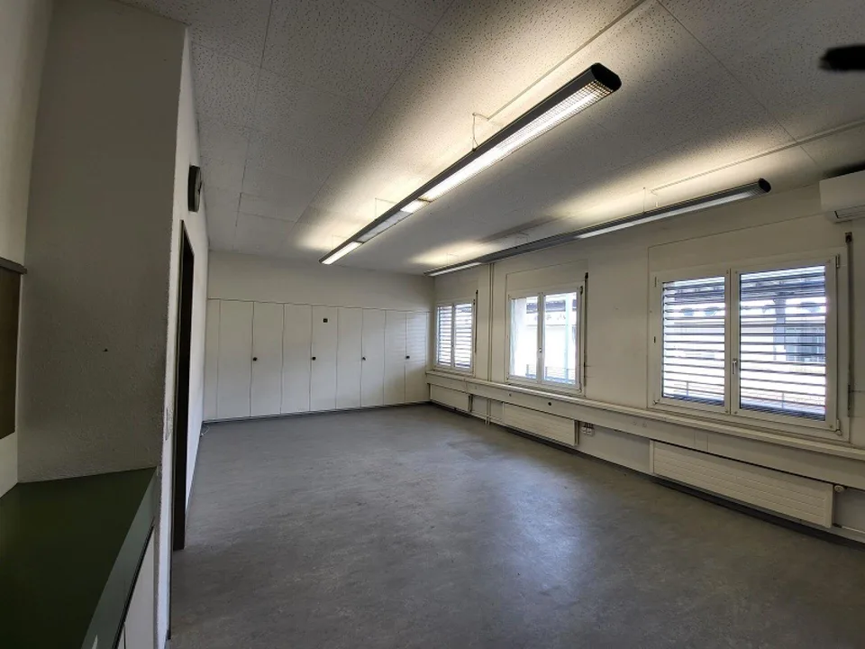 Grosszügige Büroräume direkt am Perron Gleis 1 – foto 11 di 12