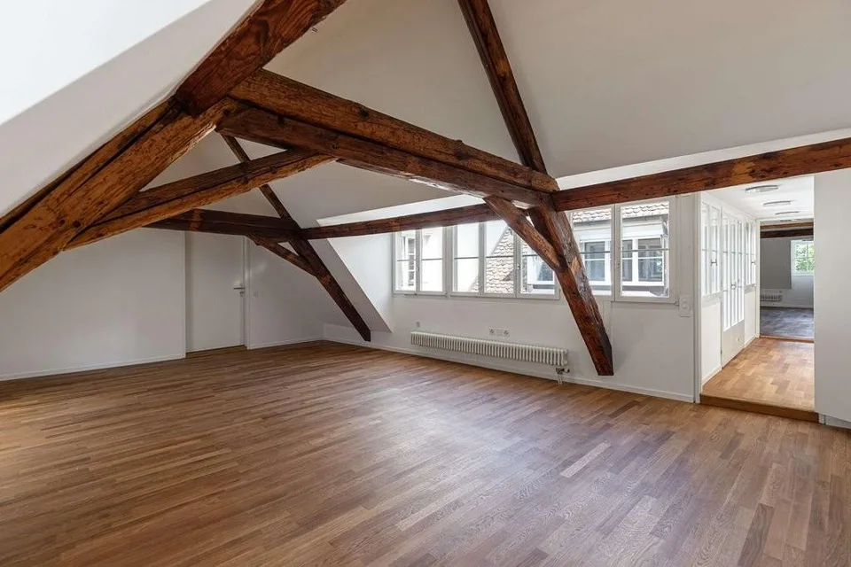 Büro im Dachgeschoss eines historischen Gebäudes