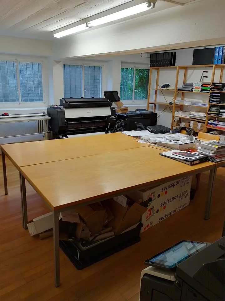 Grosszügige und helle Büro- und/oder Gewerberäume