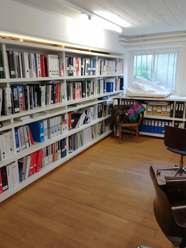 Grosszügige und helle Büro- und/oder Gewerberäume