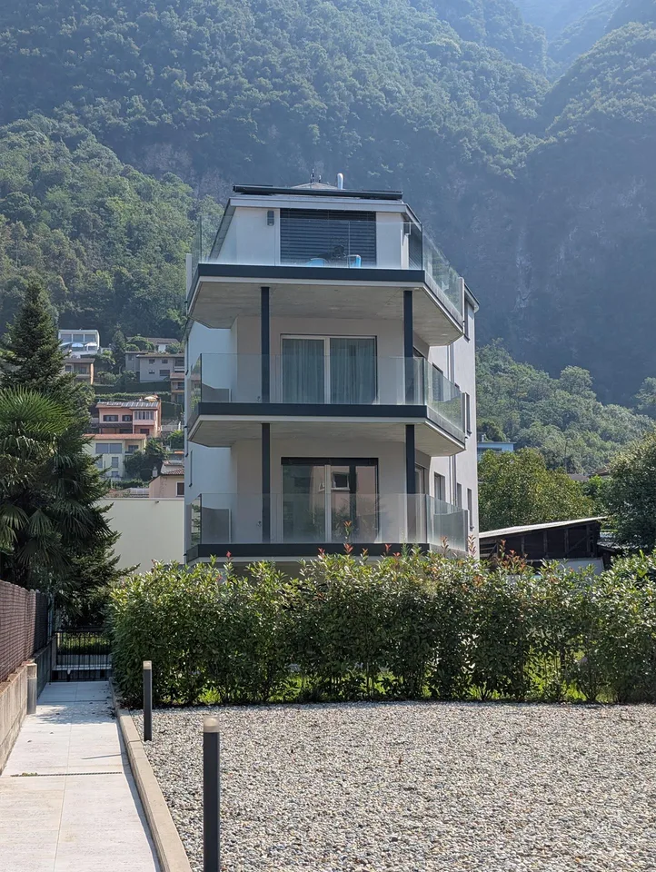 MERAVIGLIOSAMENTE ELEGANTE E MODERNO