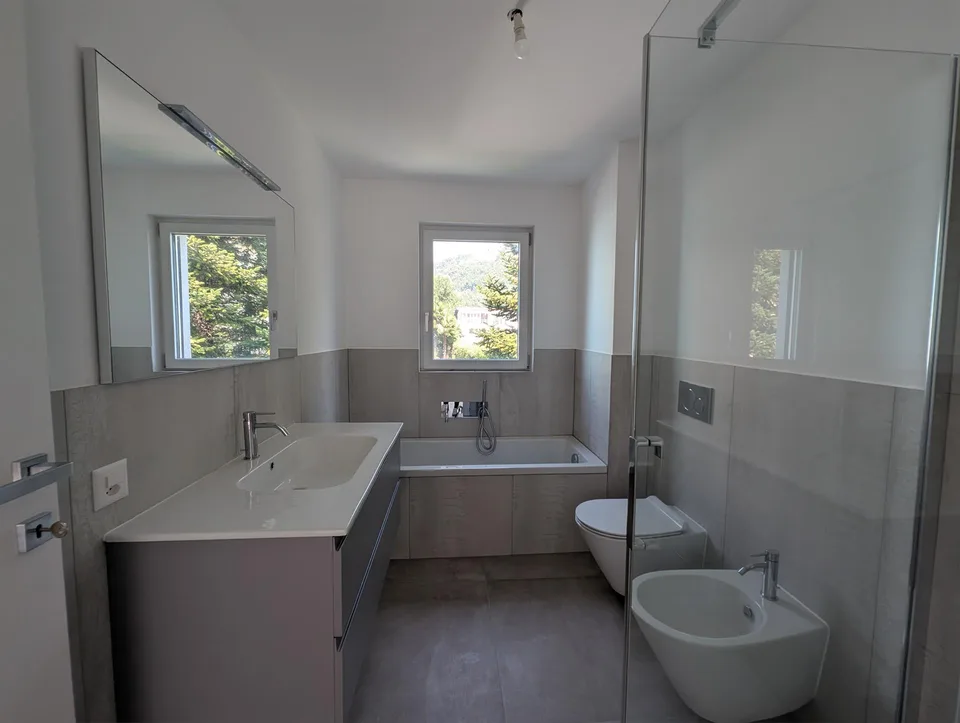 MERAVIGLIOSAMENTE ELEGANTE E MODERNO – Foto 8 von 13