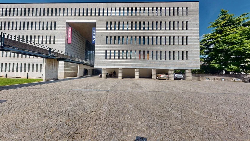 Scopri il nostro spazio commerciale con il tour virtuale a 360°