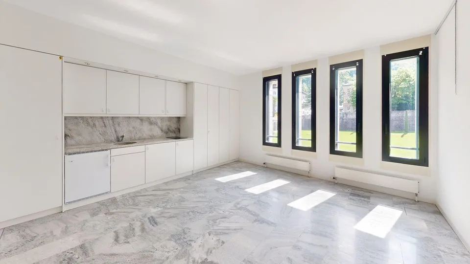 Scopri il nostro spazio commerciale con il tour virtuale a 360°