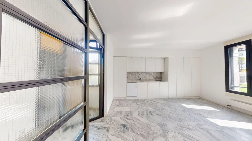 Scopri il nostro spazio commerciale con il tour virtuale a 360°