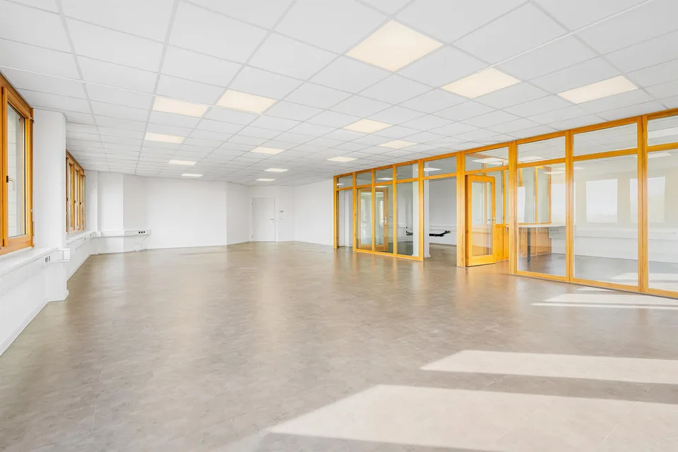 Helle Büro-/Praxisräumlichkeiten
