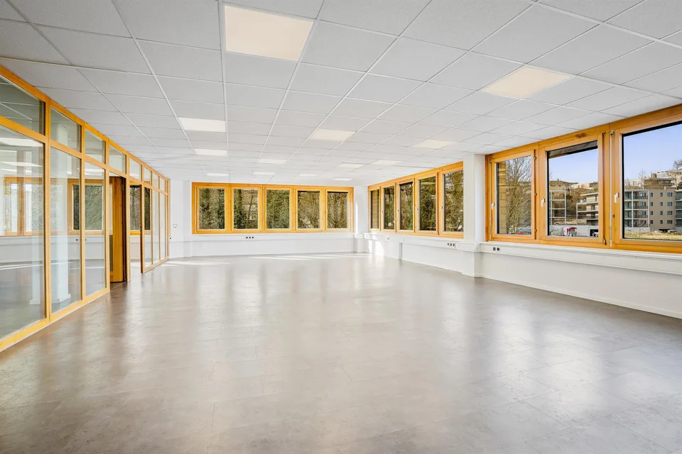 Helle Büro-/Praxisräumlichkeiten