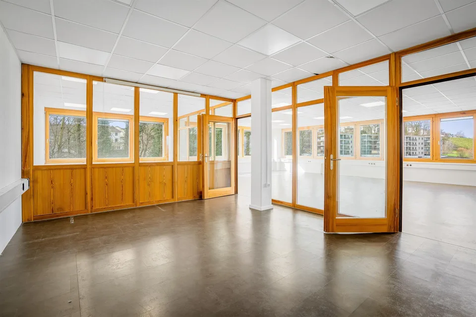 Helle Büro-/Praxisräumlichkeiten