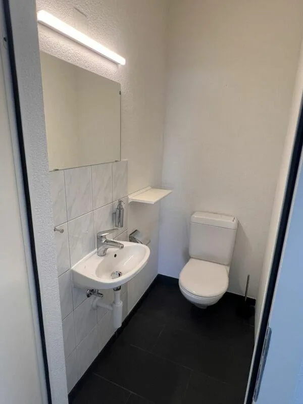 LADENLOKAL - BÜRO - SHOWROOM – Foto 13 von 13