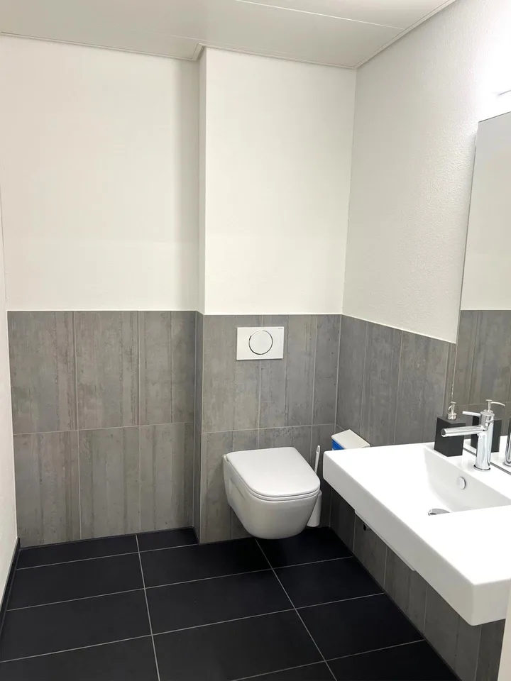 Perfekte Gewerbefläche in Rothenburg – modern, sichtbar, startbereit – foto 7 di 9