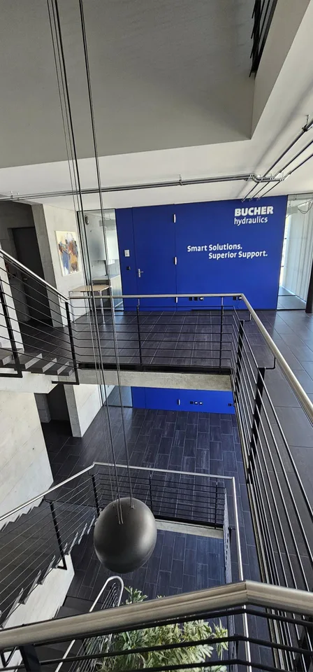 Helle Büros mit traumhaftem Bergblick – Ihr neuer Arbeitsplatz!