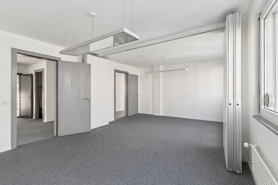 Bureau de 130 m2 à louer de suite ou à convenir – photo 9 of 11