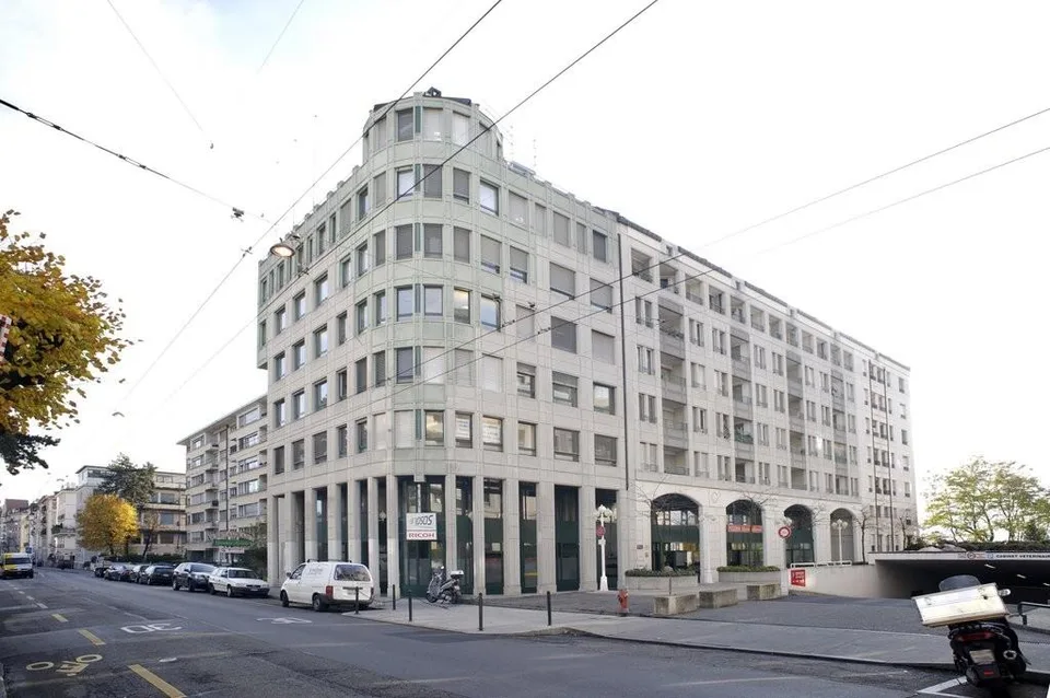 PLUSIEURS PLACE DE PARC PARKING MOTO AU SOUS-SOL DE L'IMMEUBLE