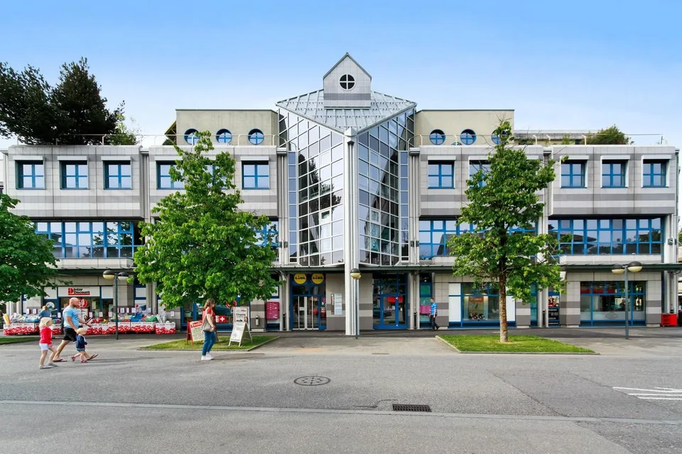 Attraktive Verkaufsfläche im Mergele Center zu vermieten