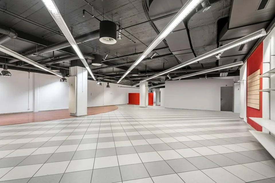 Attraktive Verkaufsfläche im Mergele Center zu vermieten