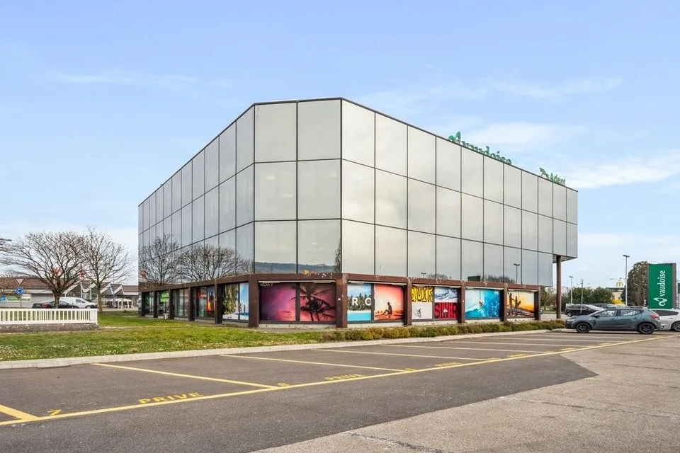 Magnifique bureaux à proximité des axes autoroutiers !