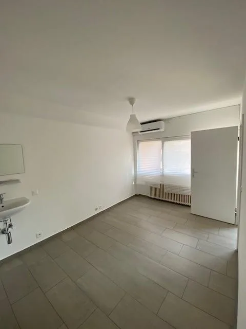 Affittasi locale per centro estetico/ufficio/parrucchiera/fisioterapia