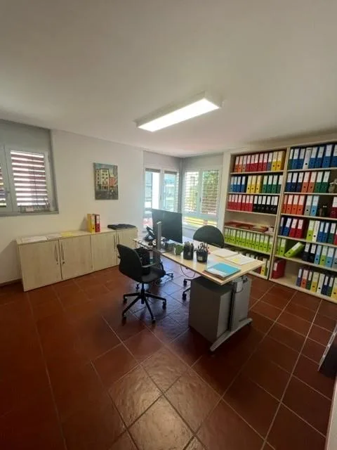 Ufficio/studio medico/studio estetico – Foto 15 von 16