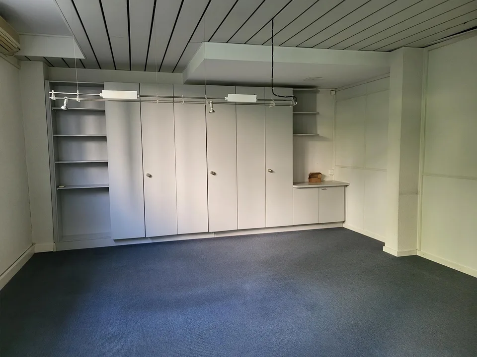 Grosszügige Büroräume an ruhiger Lage