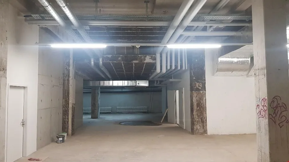 251 m2 Gewerberäume – photo 6 of 9