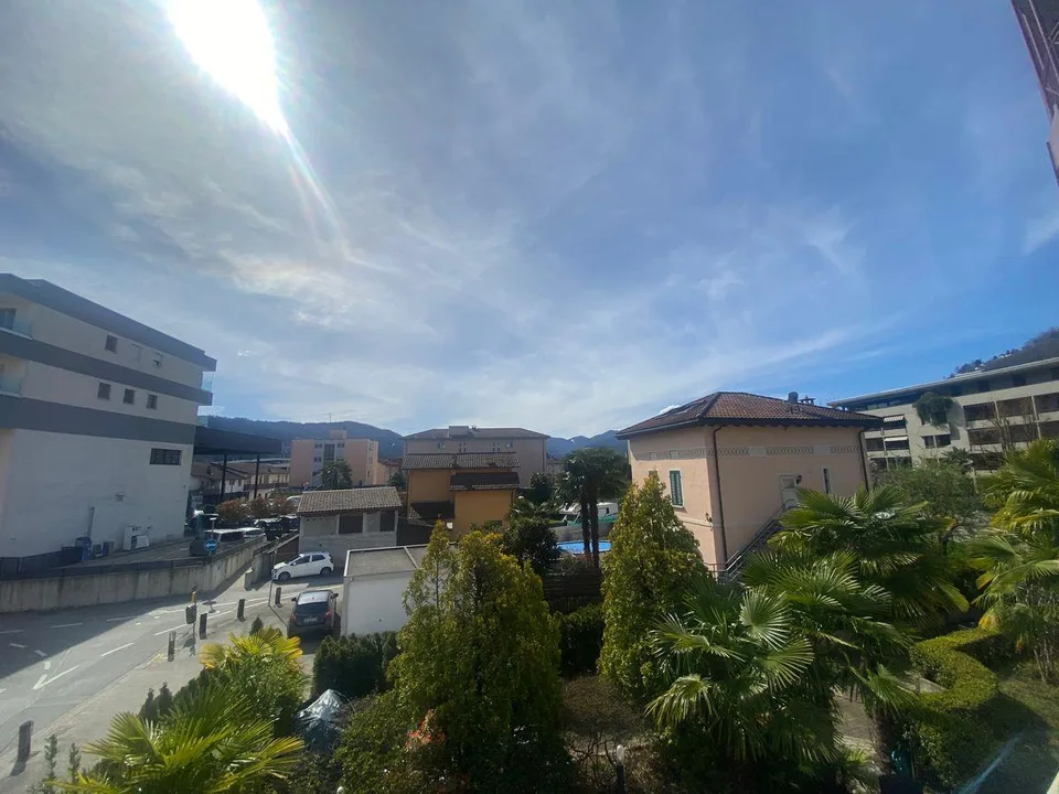 Agno - Ufficio arredato in affitto - 2.5 locali, 75 mq con terrazzo...