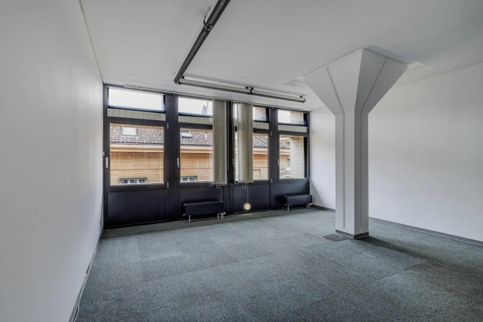 Ufficio in centro a Chiasso vis-a-vis la stazione FFS