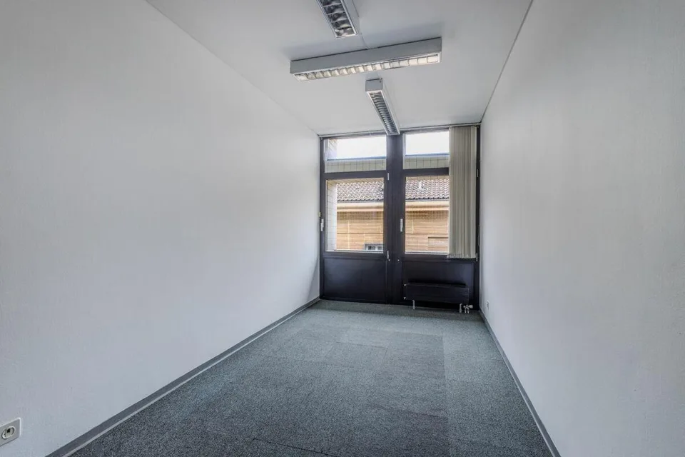 Ufficio in centro a Chiasso vis-a-vis la stazione FFS