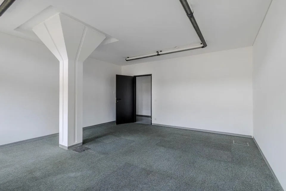 Ufficio in centro a Chiasso vis-a-vis la stazione FFS